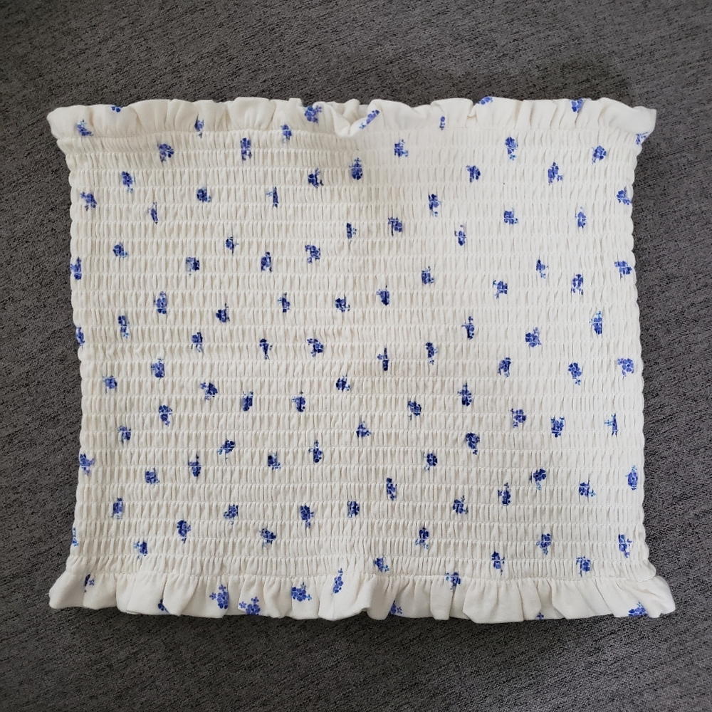 H&M Size M White with Blue Flowers Tube Top